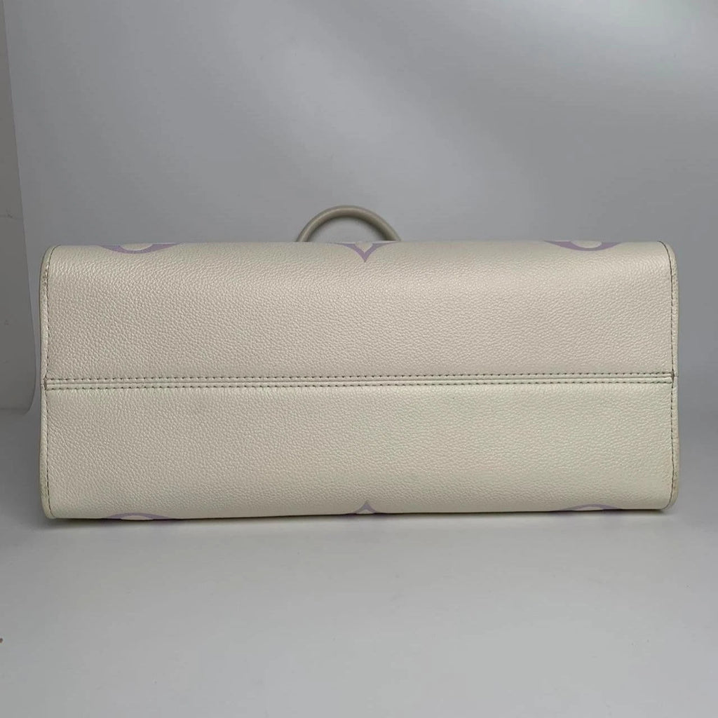 SJ0001 Louis Vuitton OnTheGo MM in Cream and Lilac Monogram Empreinte Leather Z