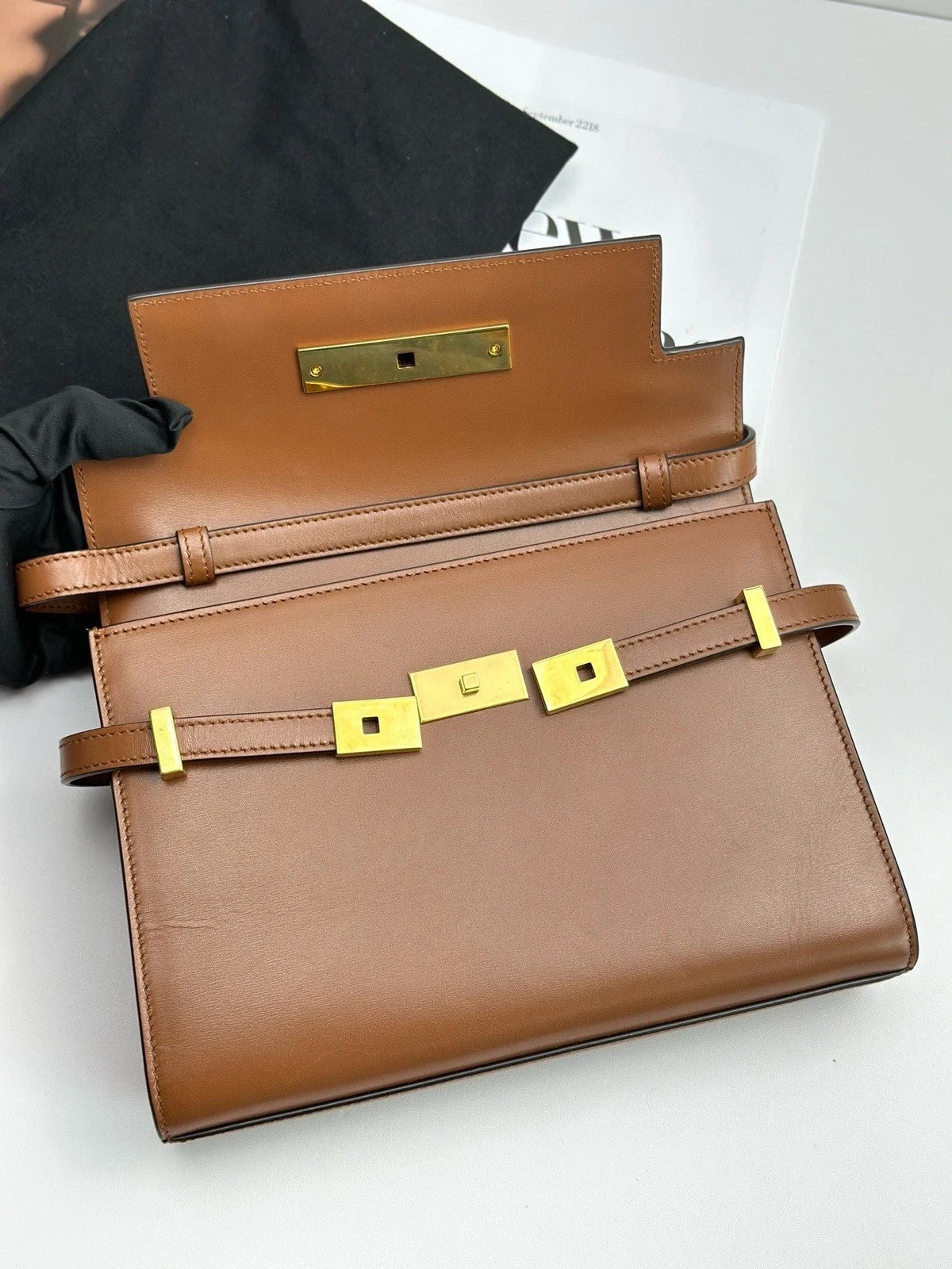 Excellent Condition Saint Laurent Manhattan Brown Shoulder Bag Gold Hardware