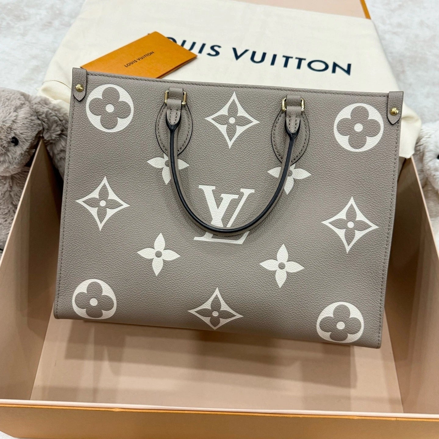 New Louis Vuitton OnTheGo Medium Tote Bag For Women Grey