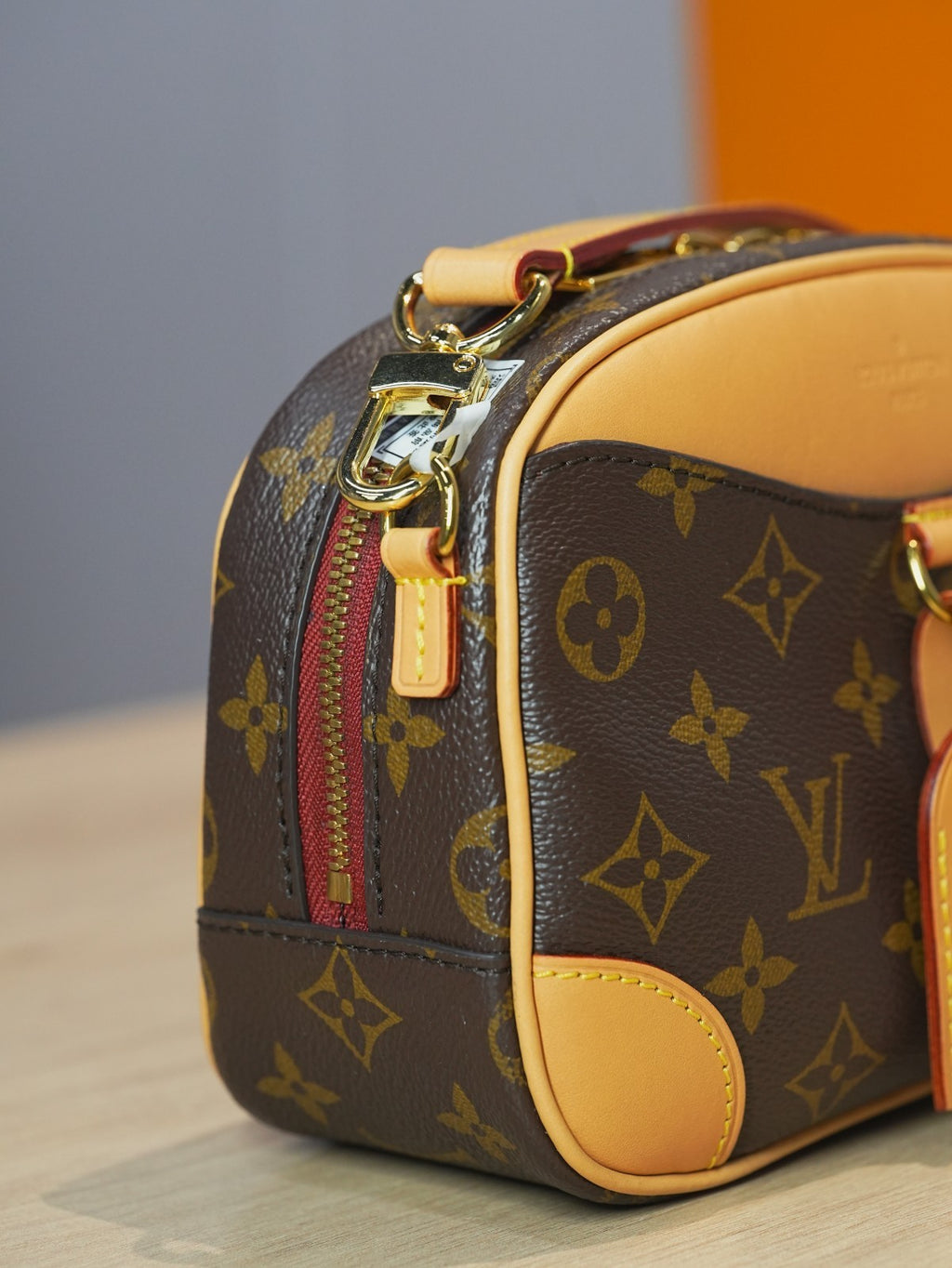 Louis Vuitton Deauville Monogram Canvas Handbag Crossbody Almost Brand NEW