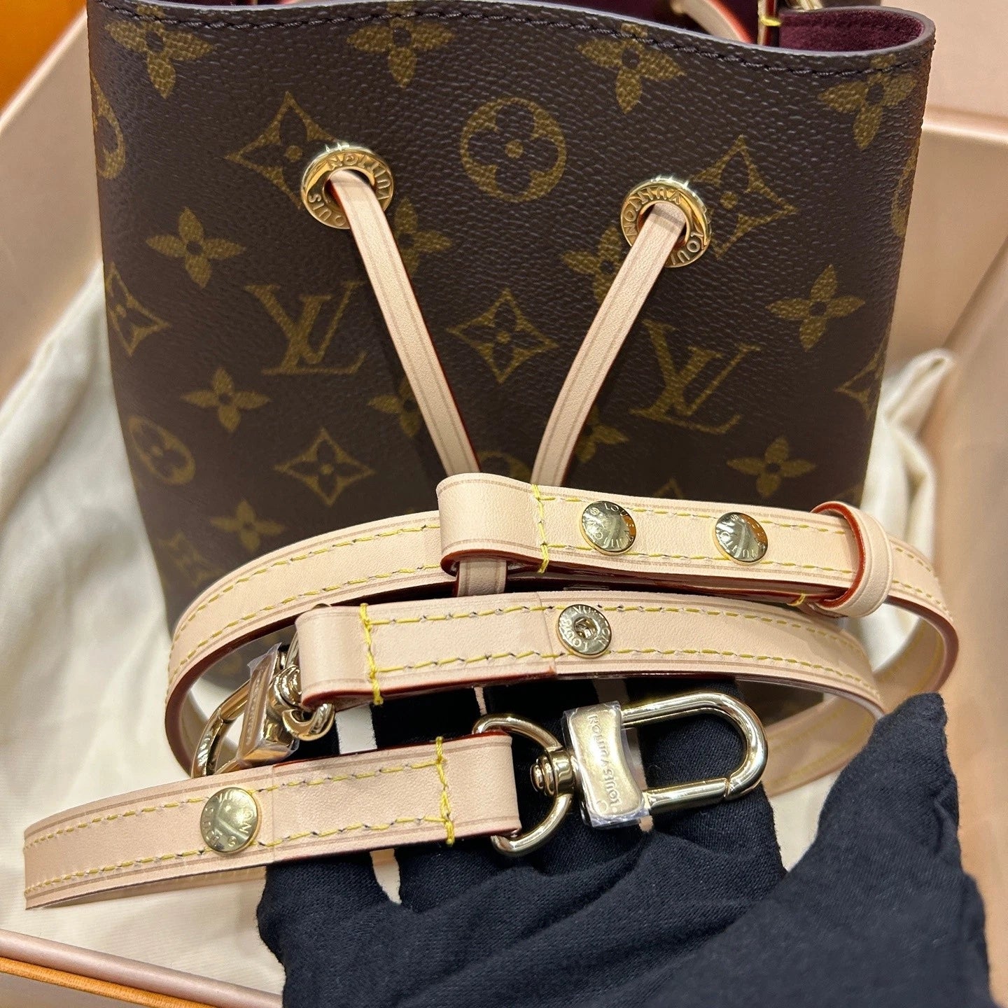 Louis Vuitton NeoNoe Monogram Canvas Mini Bucket Shoulder Crossbody Bag