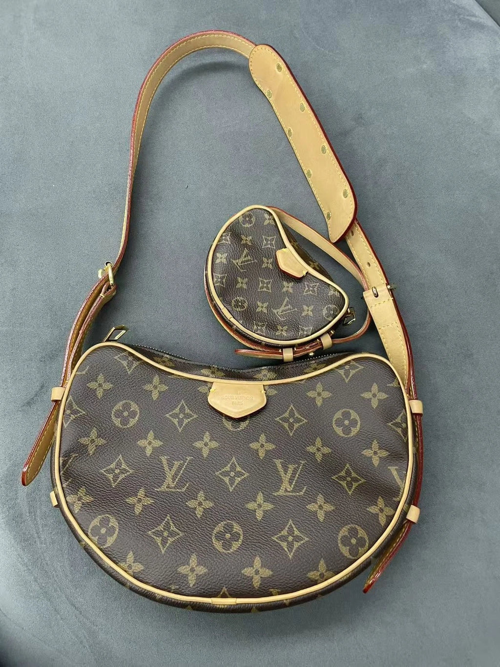 Louis Vuitton Monogram Canvas Pea Crossbody Bag For Women