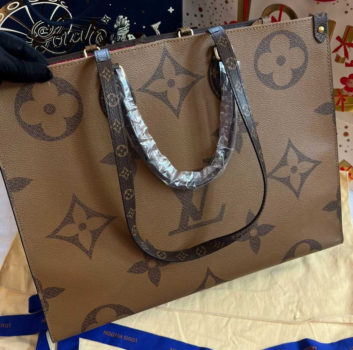 Louis Vuitton Onthego GM Tote Monogram Top Handle Bag Shoulder Bag Brown Women