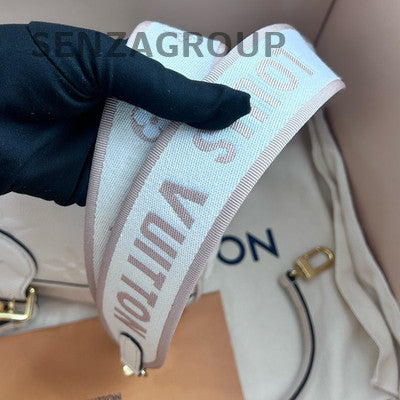 Louis Vuitton Monogram Baguette Shoulder Bag - Classic & Fashionable