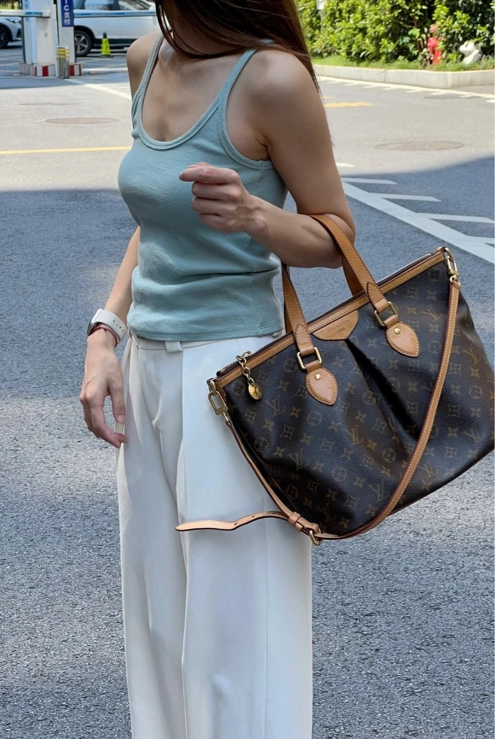 Louis Vuitton Canvas Monogram Crossbody Shoulder Bag For Women
