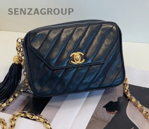 Chanel Vintage 2Way Chain Shoulder Bag Crossbody Black Gold Women Classic