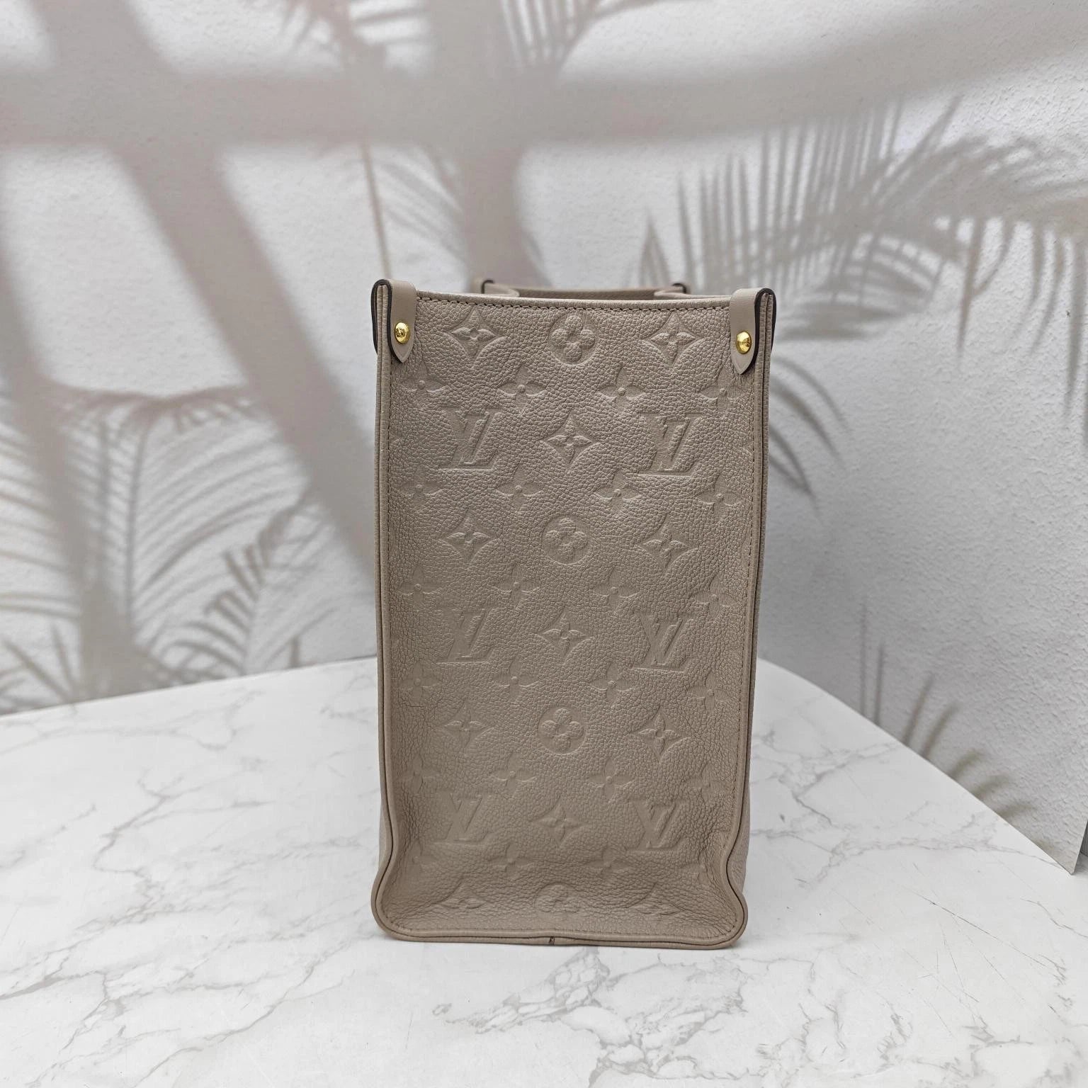 Louis Vuitton Grainy Calfskin Onthego Medium Tote Bag For Women