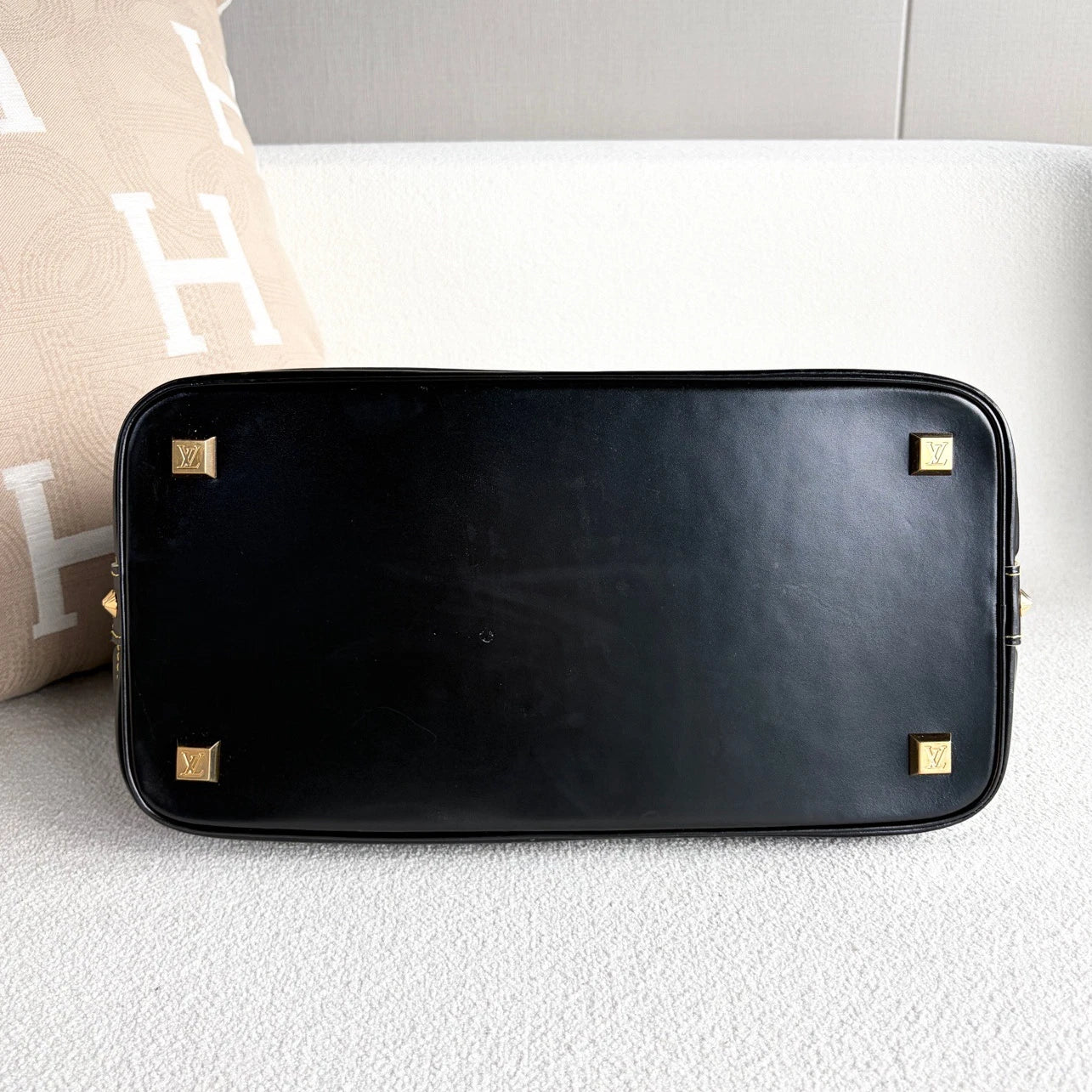 Louis Vuitton Suhali Calfskin Top Handle Bag Black Gold Women Classic