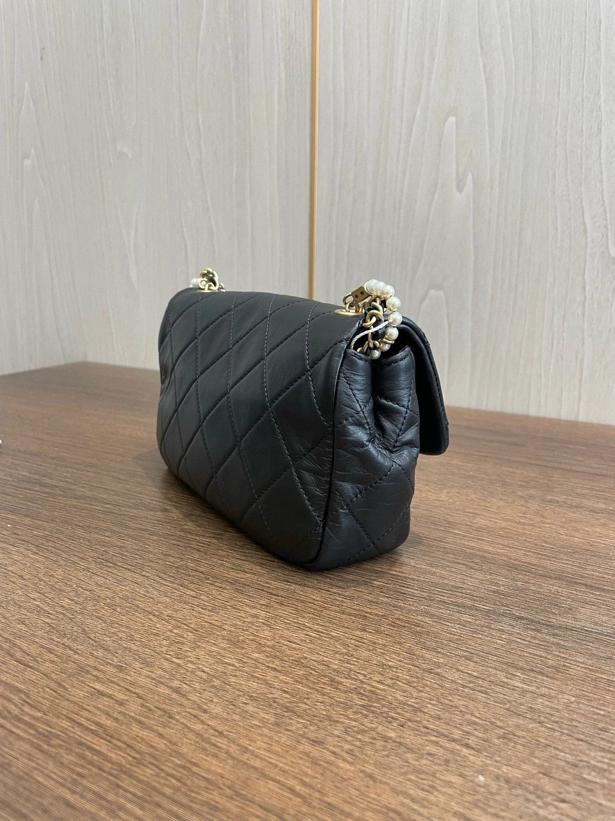 CHANEL Classic Flap Series Large Mini Chain Crossbody Bag Daily Use Black Gold