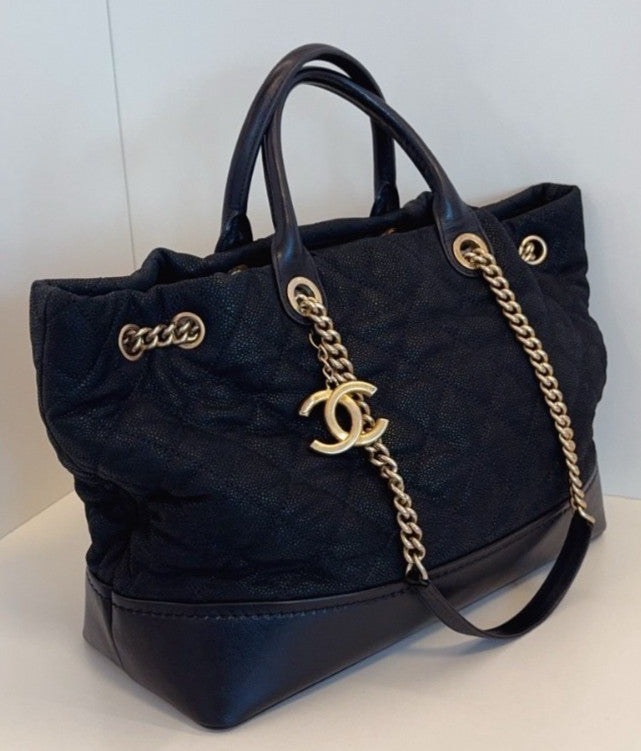 CHANEL Classis tote Calfskin Shoulder Handbag Chain Strap Black Gold WOMEN