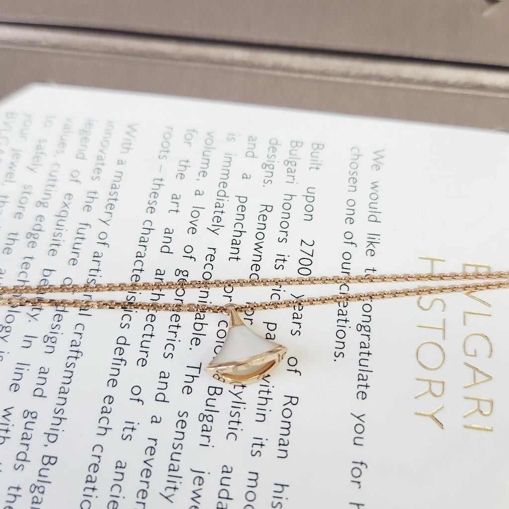Bvlgari Divas' Dream 18K Rose Gold Pendant Bracelet With Mother of Pearl