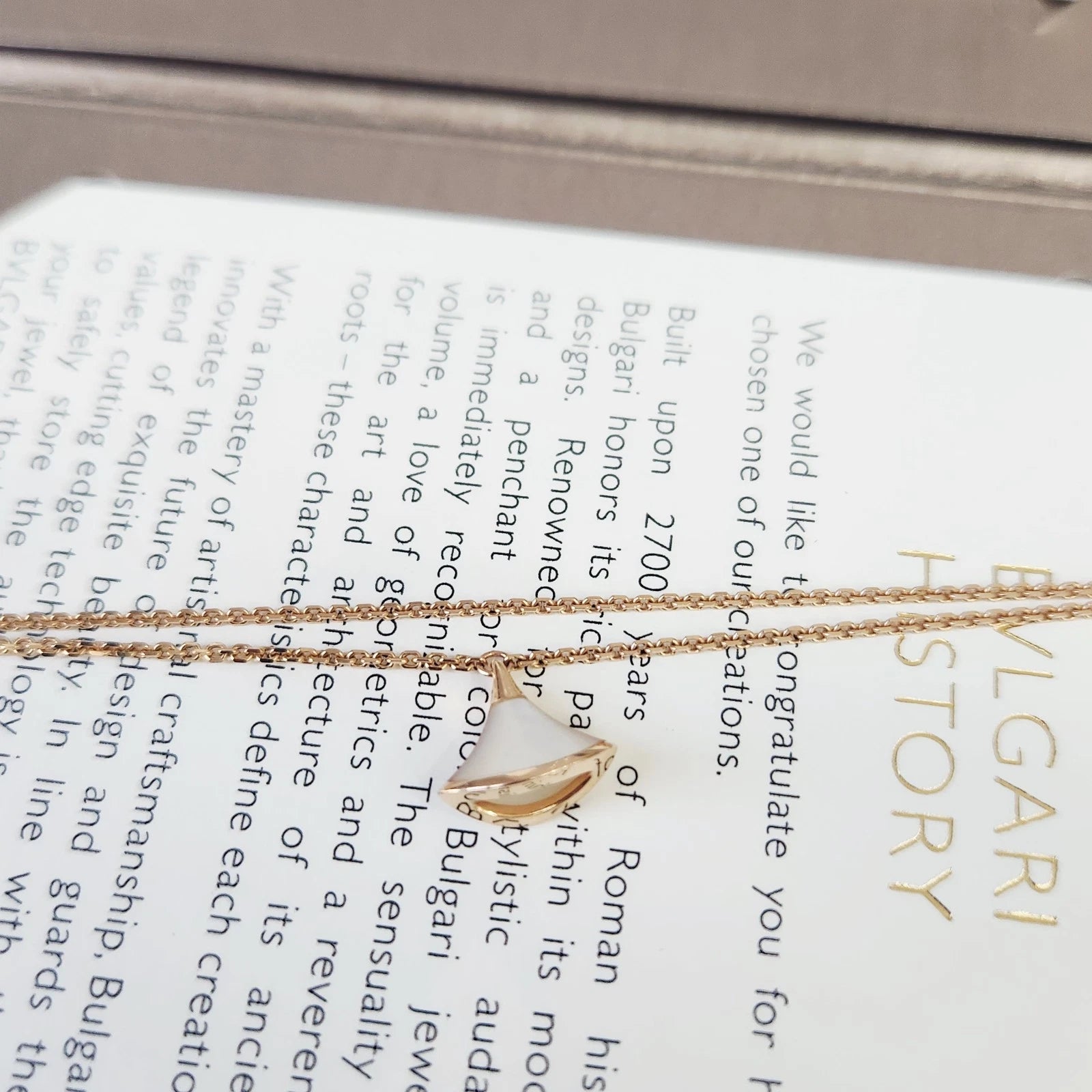 Bvlgari Divas' Dream 18K Rose Gold Pendant Bracelet With Mother of Pearl
