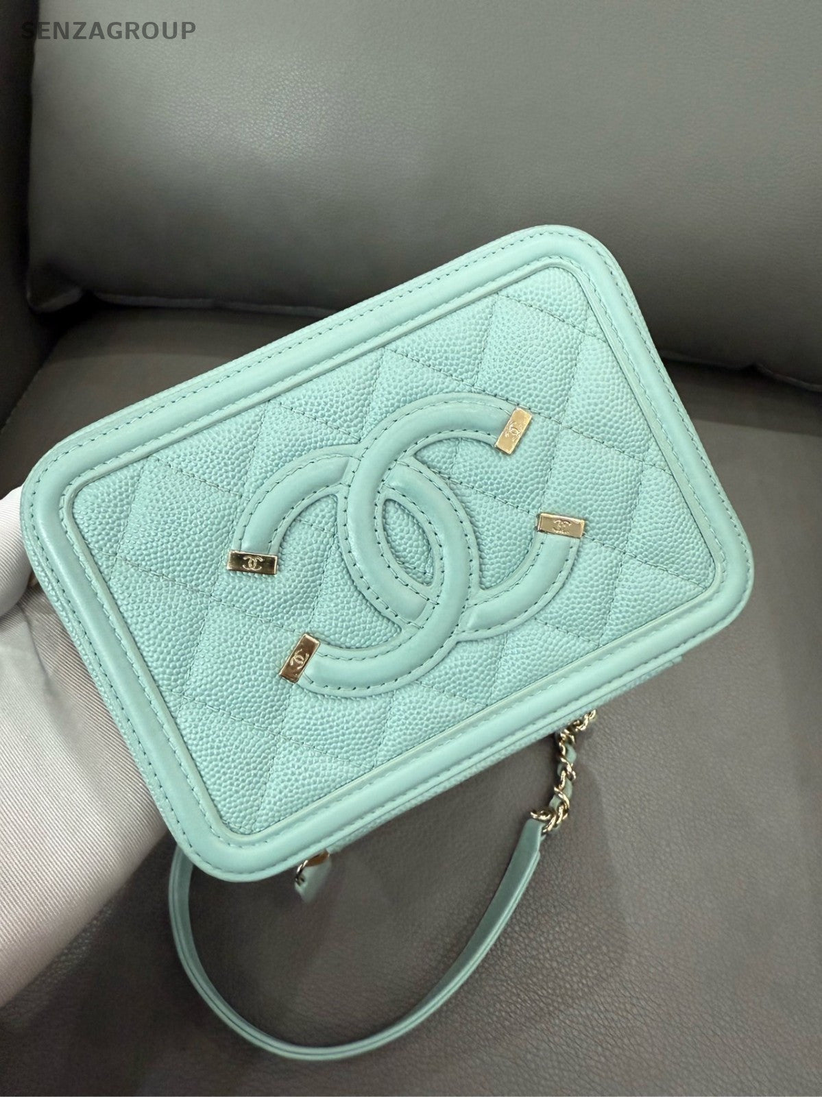 CHANEL CC Logo Camera bag Caviar Calfskin Chain Shoulder bag Women