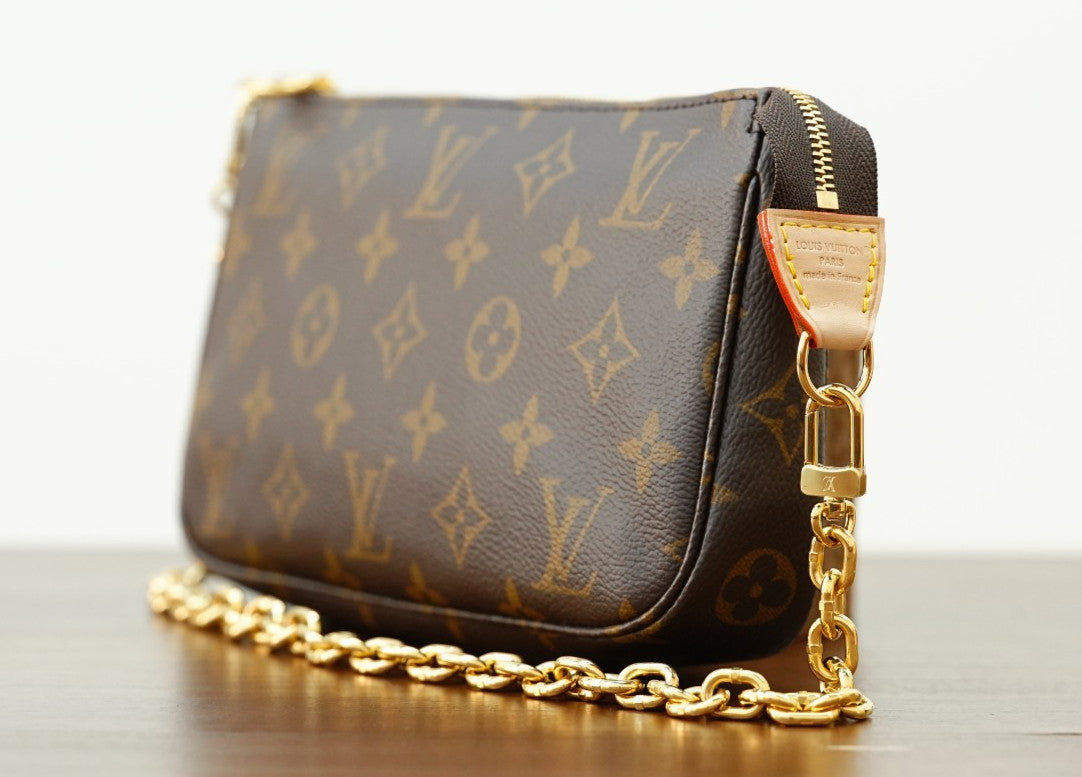 Louis Vuitton Monogram Pochette Accessories Chain Shoulder bag Almost Brand NEW
