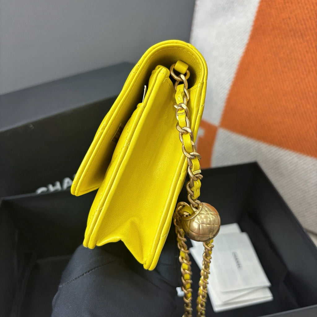 Chanel Diamond WOC Chain Shoulder Bag Crossbody Yellow Gold Used Women Classic