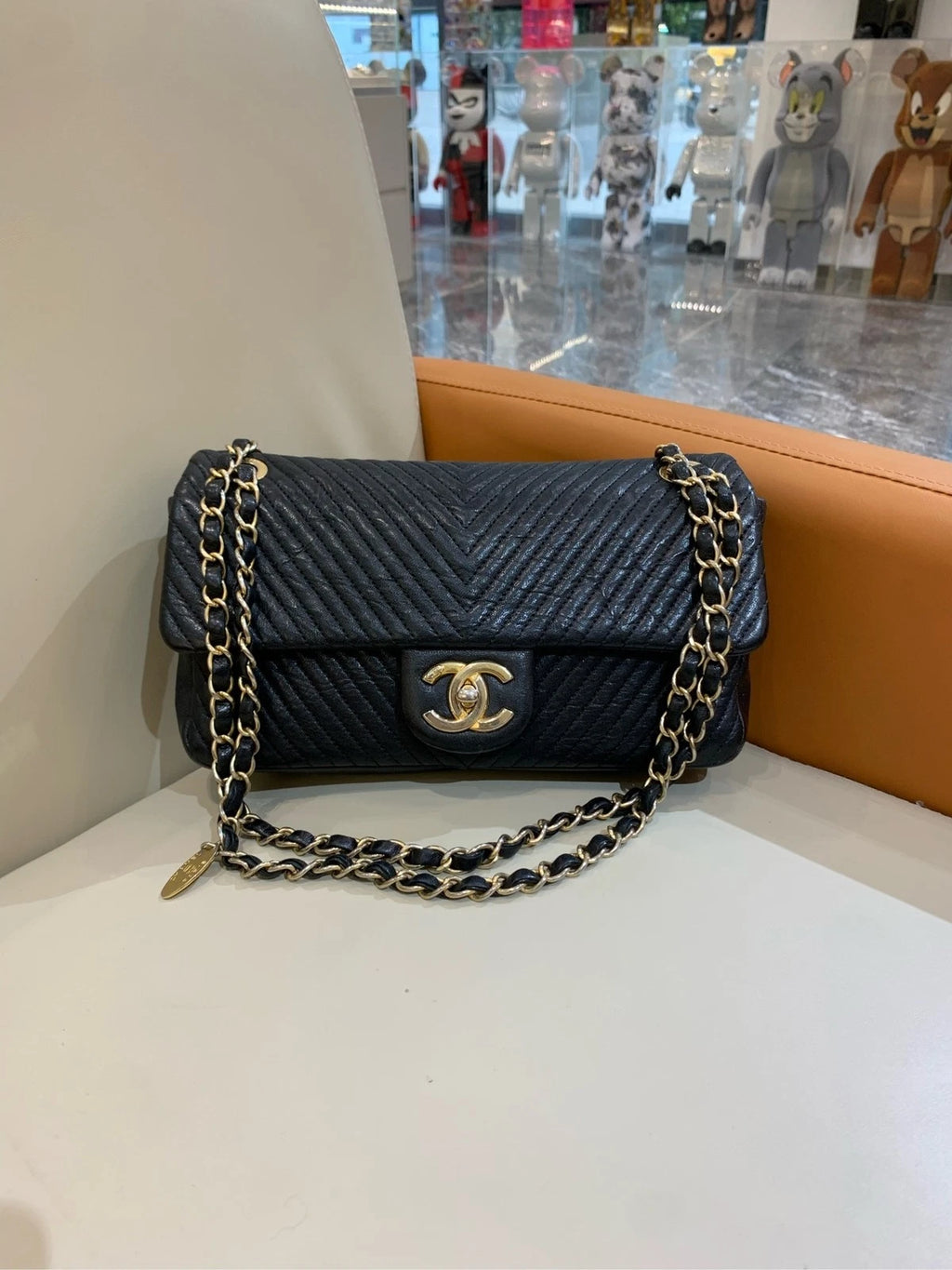 CHANEL Black Gold Chevron Flap Chain Shoulder Crossbody Bag For Women