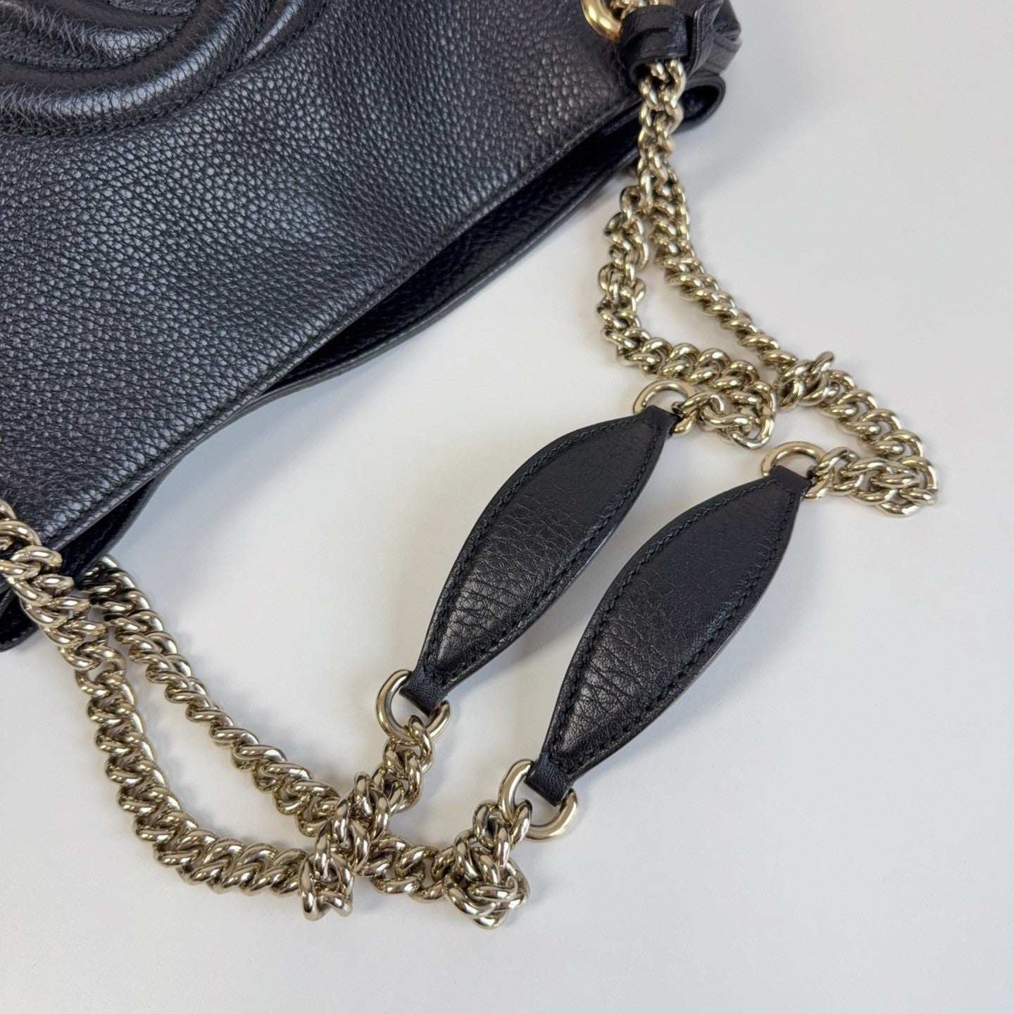 Gucci Tote Tassel Chain Calfskin Shoulder Bag Black Gold Women Classic