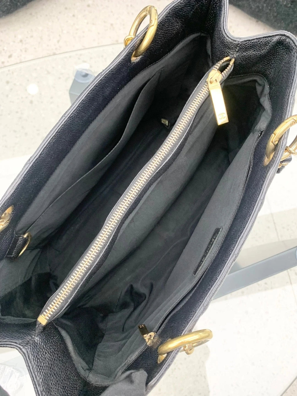 Chanel GST Calfskin MM Chain Shoulder Crossbody Bag Black Gold Hardware Women S