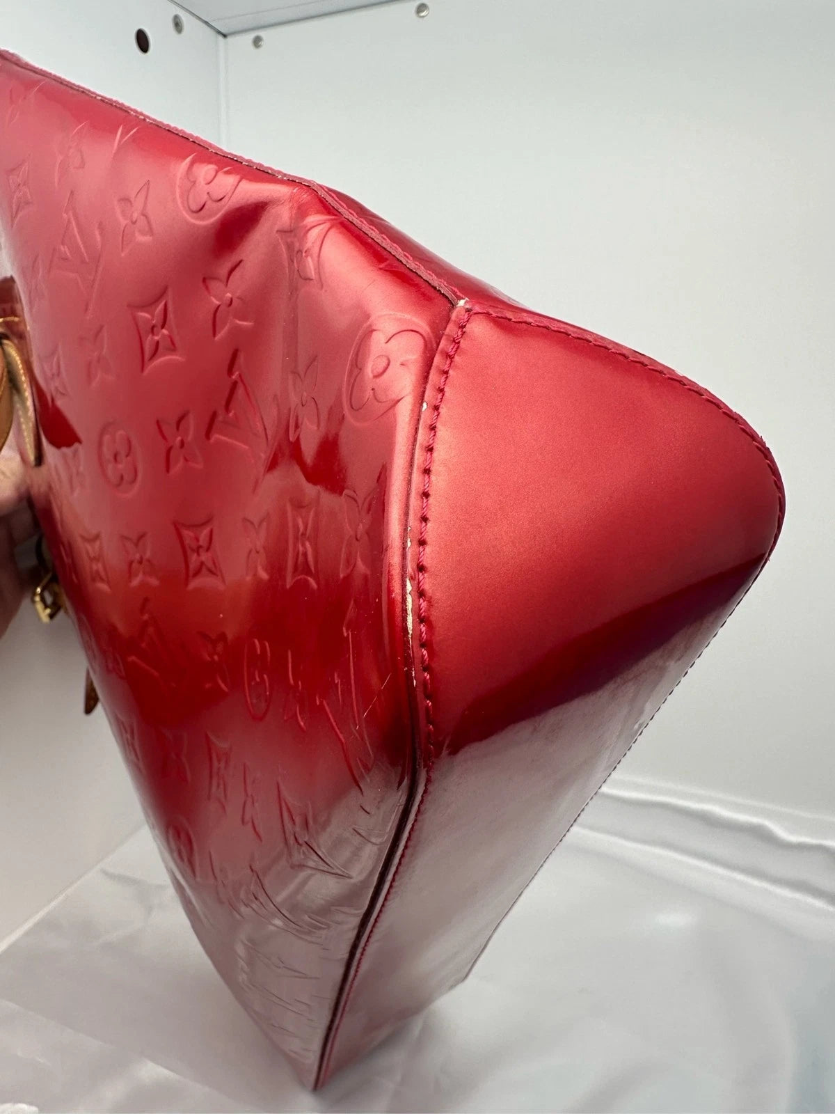 Louis Vuitton Red Leather Shoulder Bag for Women
