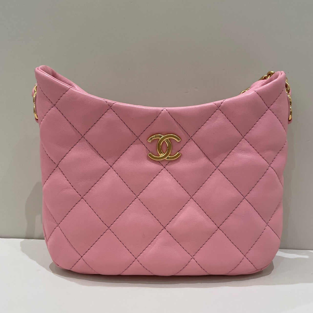 Chanel Quilted Pink Gold Hobo Chain Shoulder Bag - Classic Women's Fashion