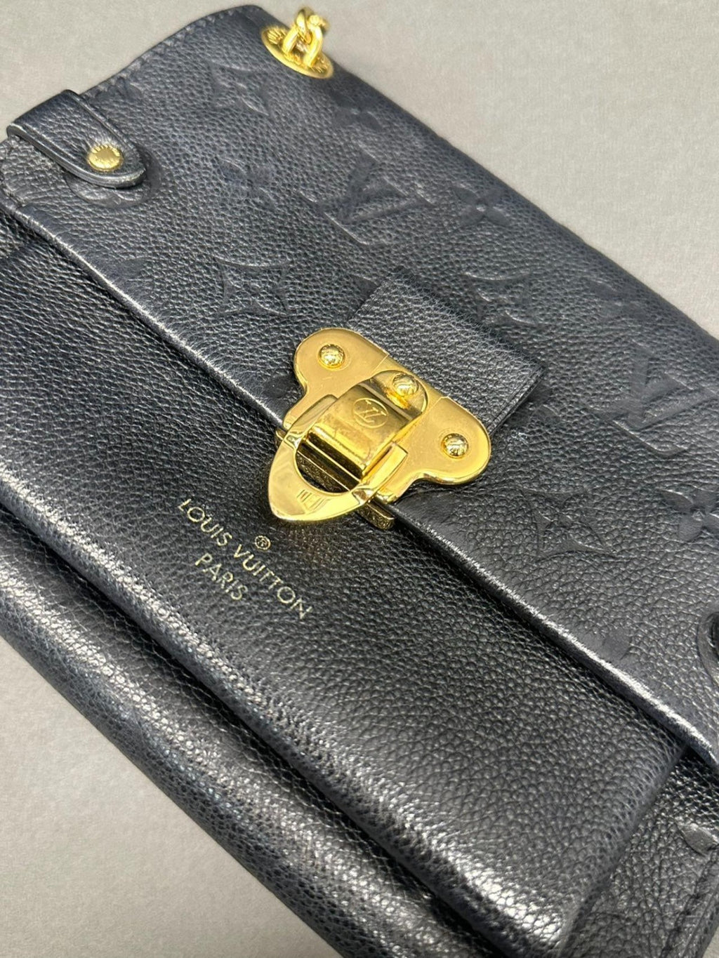 SJ0001 LV Vavin black leather