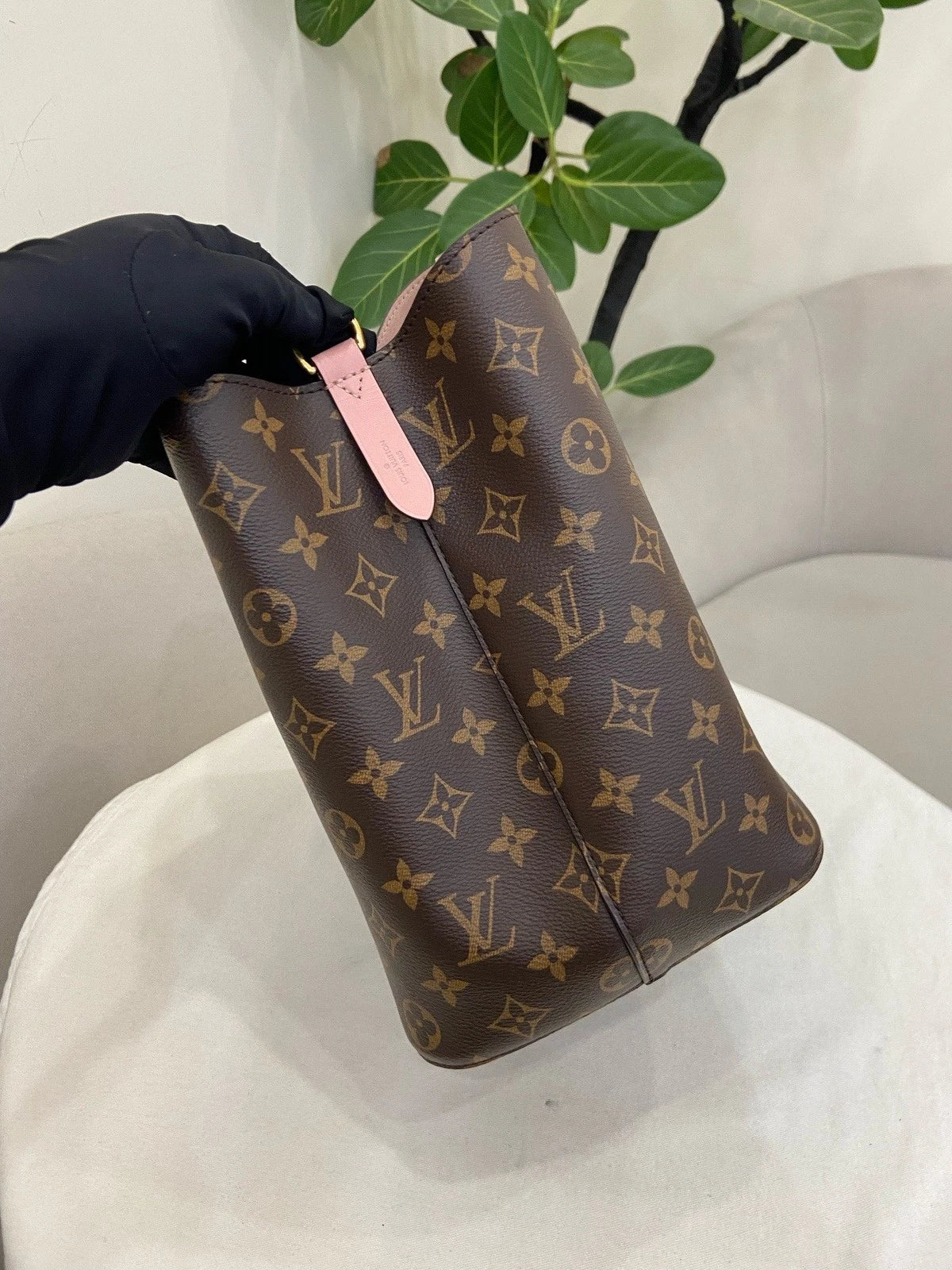 Louis Vuitton Noe Monogram Bucket Shoulder Crossbody Brown Pink Gold Women