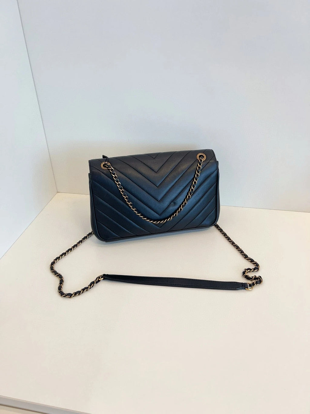 CHANEL Black Gold V-stitch Double C Flap Chain Bag For Women