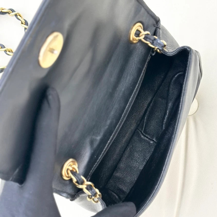Chanel Vintage Lambskin Chain Shoulder Crossbody Bag Black Gold Women S