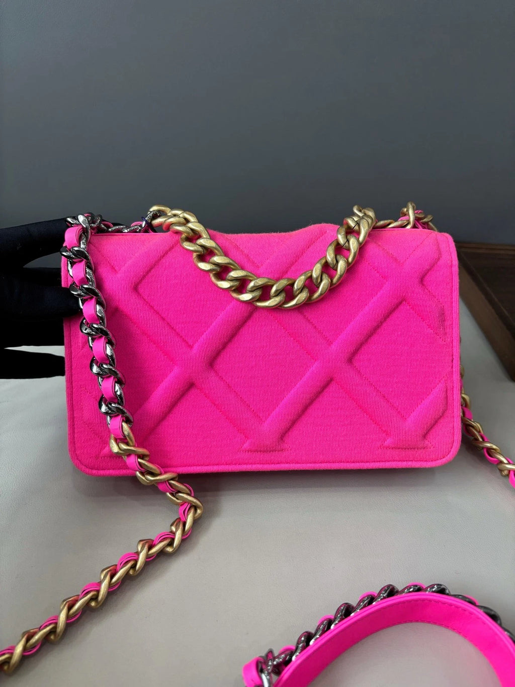 Chanel 19Bag Woc Chain Shoulder Crossbody Bag Pink Gold Hardware Women