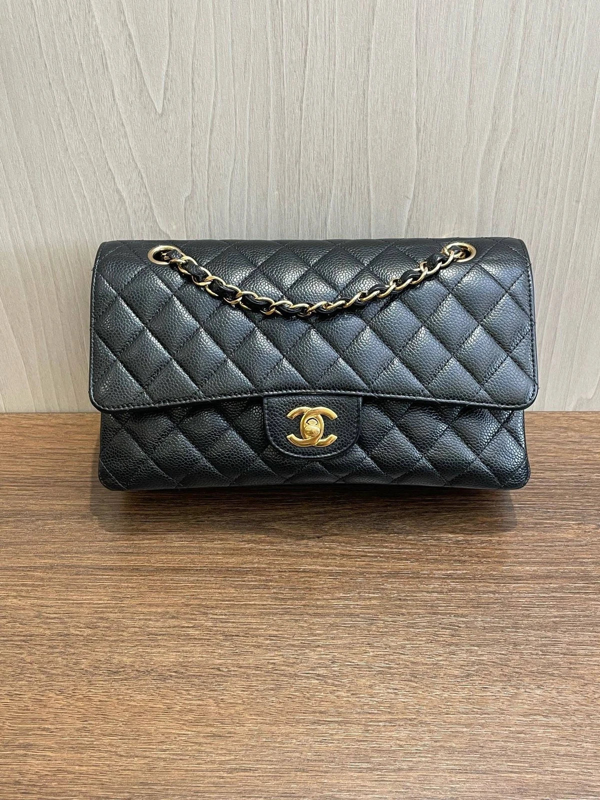 CHANEL Classic Flap Series Medium Caviar Chain Shoulder Crossbody Bag Daily Use
