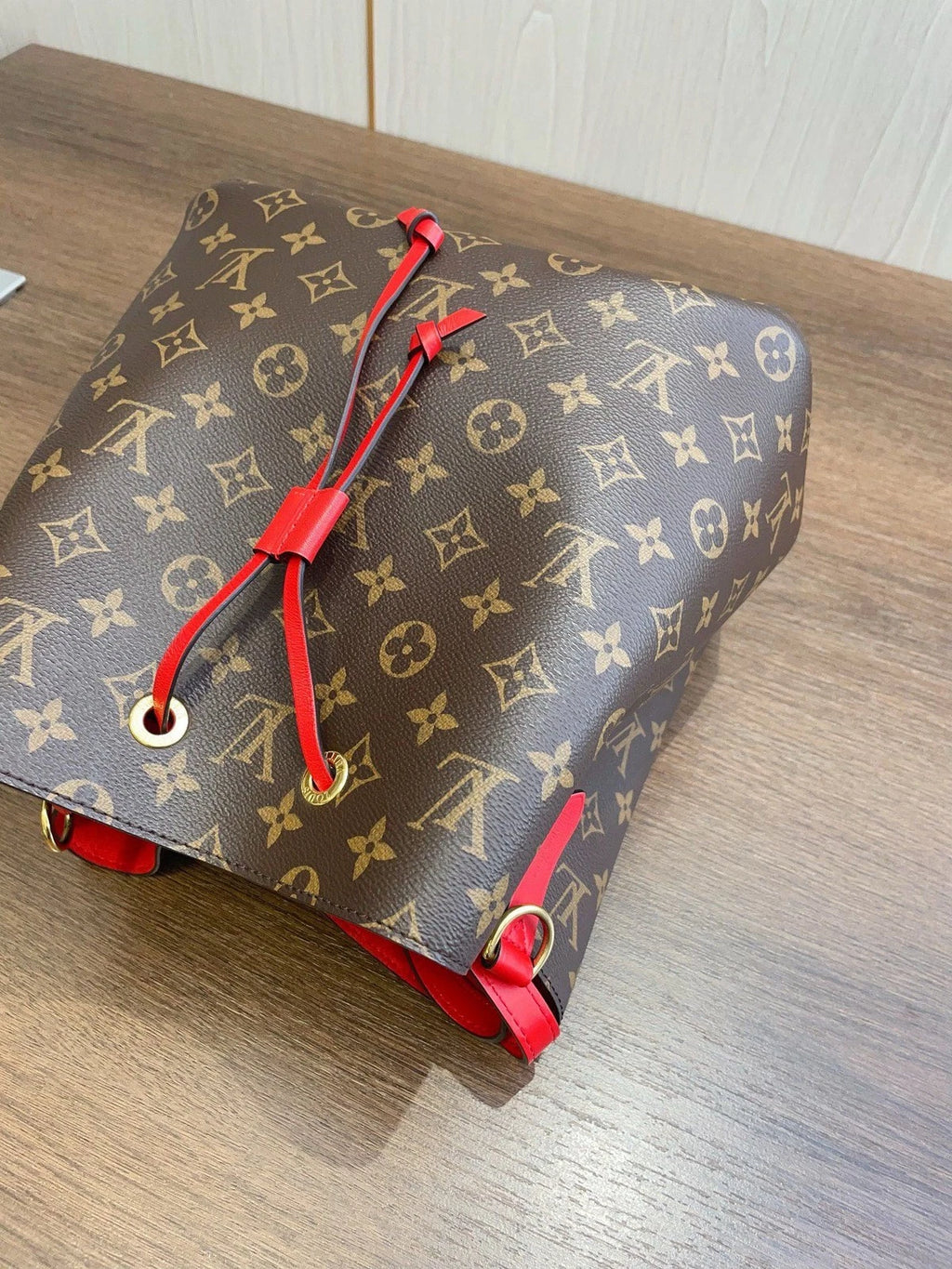 Louis Vuitton Monogram Bucket Shoulder Crossbody Bag Brown Gold Women