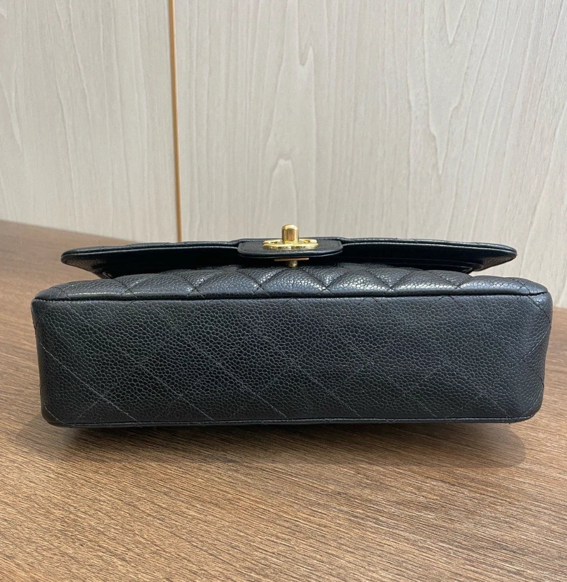 Chanel Classic Flap MM Chain Shoulder Bag Turn Lock Black Women Fashion