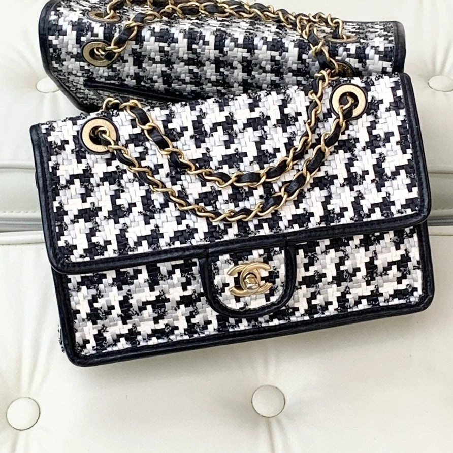 Chanel Classic Flap Chain Shoulder Bag Crossbody White Black Gold Used Women S