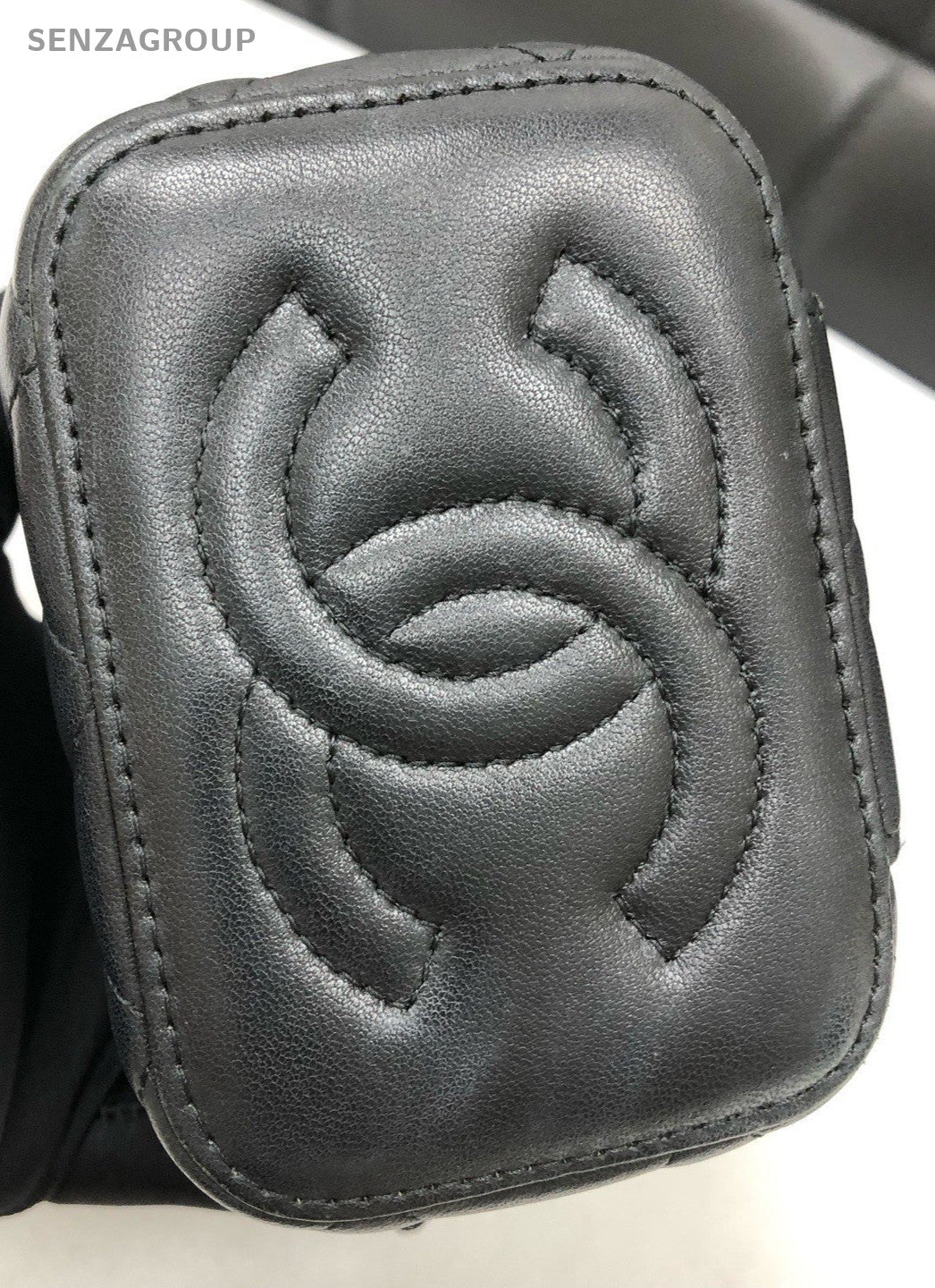 Chanel Lambskin Chain Shoulder Bag Crossbody Black Gold Diamond Women Classic
