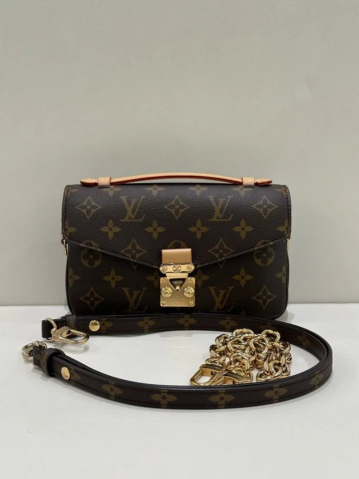 Louis Vuitton Pochette Metis Monogram Canvas Shoulder Bag Crossbody Excellent