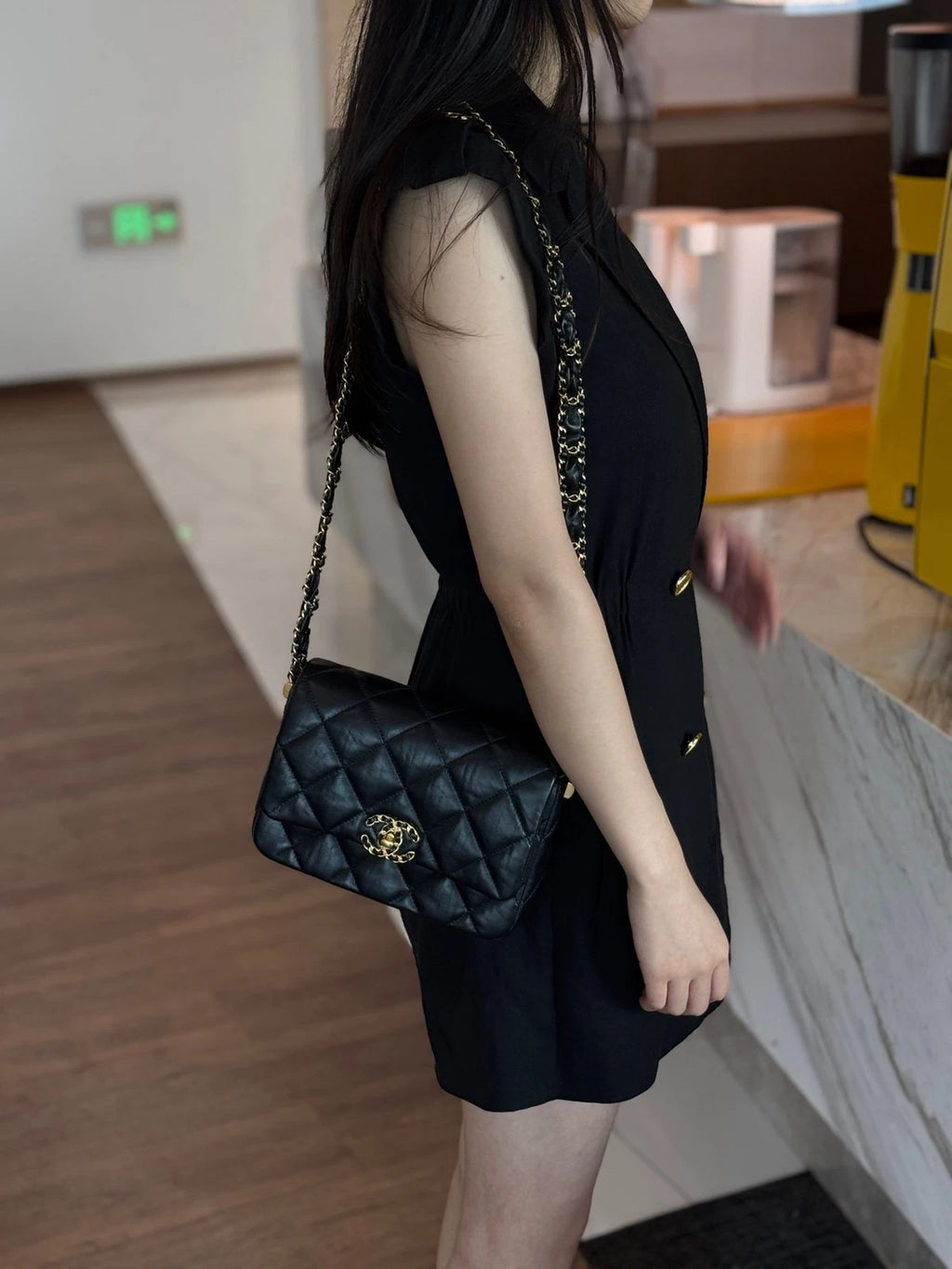CHANEL 19Bag Black Gold Wrinkled Calfskin Shoulder Bag For Women