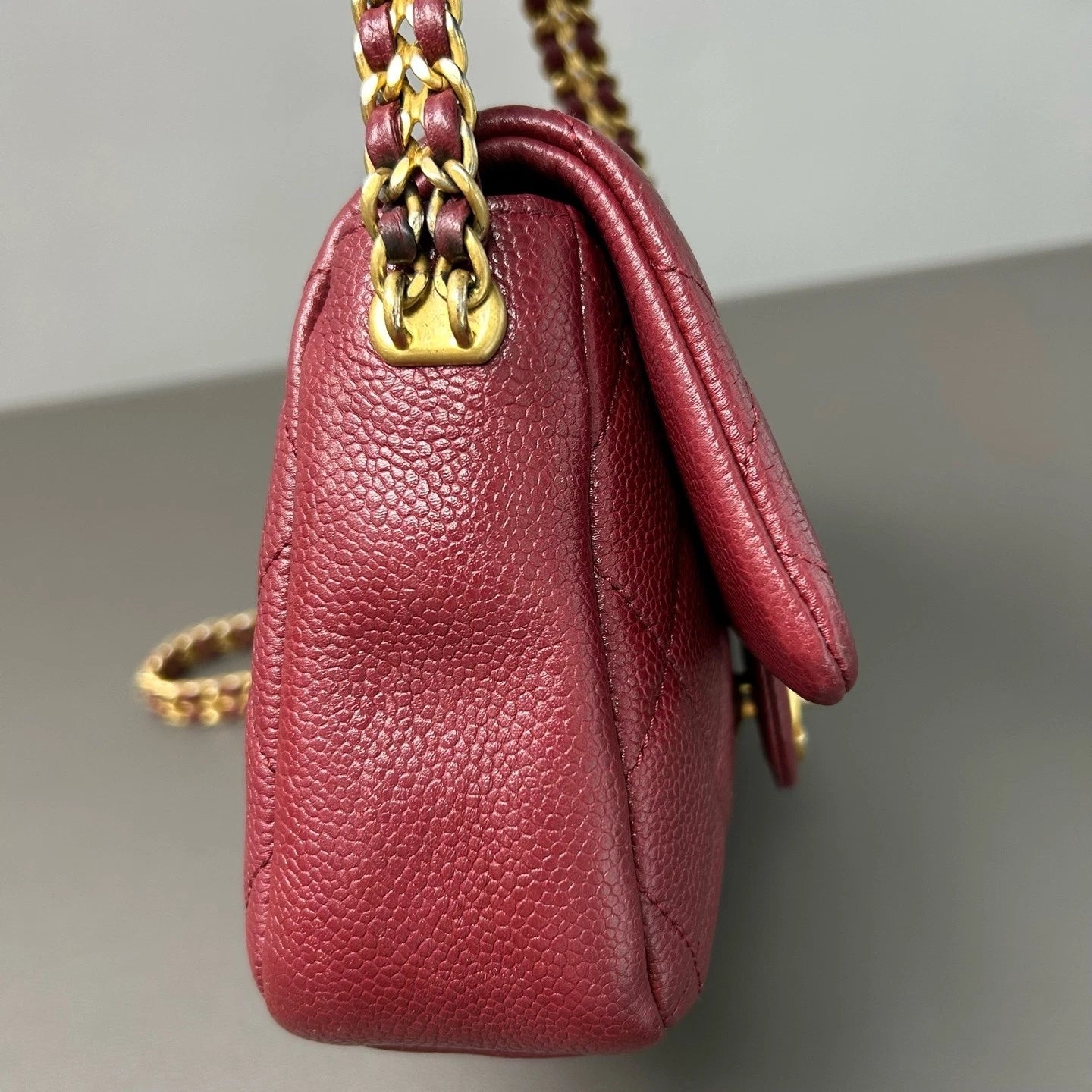 CHANEL Women Burgundy Leather Mini Square Chain Crossbody Chip Version