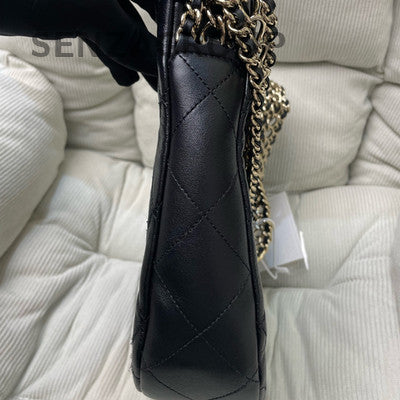 Chanel Black Quilted Hobo Chain Shoulder Bag Gold Hardware