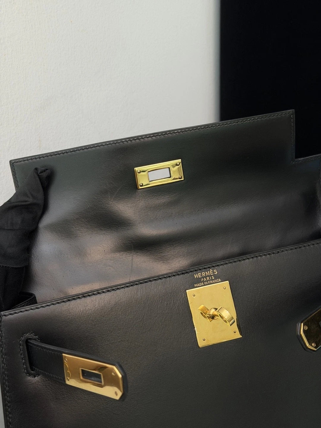 Authentic Hermes Kelly28 Box Tote Black Handbag Gold Hardware