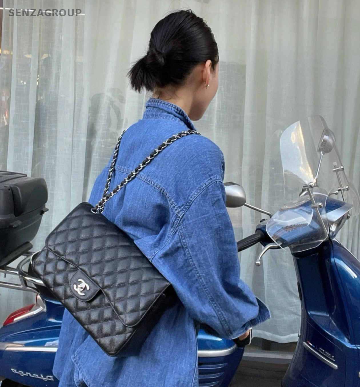Chanel Classic Flap Jumbo Chain Shoulder Bag Crossbody Black Gold Women Fashion