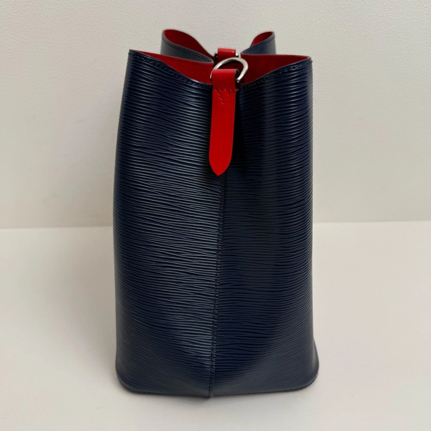 Louis Vuitton NeoNoe Epi Leather Drawstring Bucket Shoulder Crossbody Blue