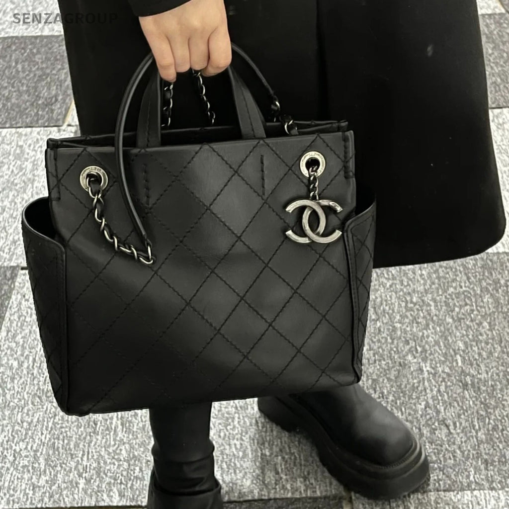 CHANEL Classic Top Handle Diamond pattern Chain Shoulder bag