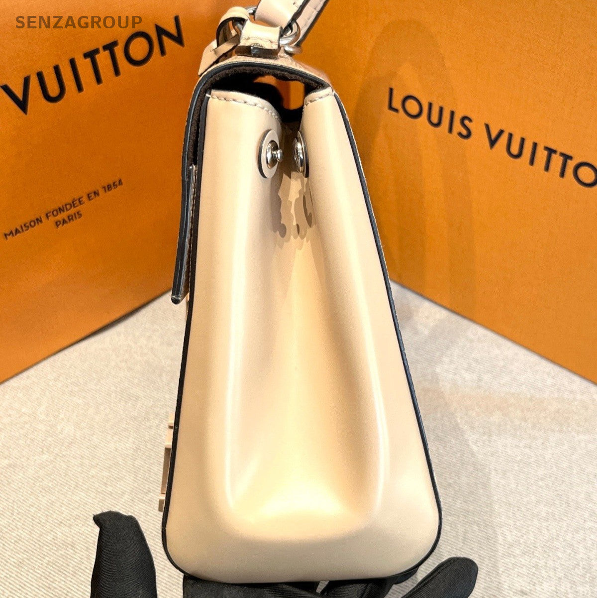 Louis Vuitton Cluny BB Epi Top Handle Bag Crossbody Beige Silver Women Classic