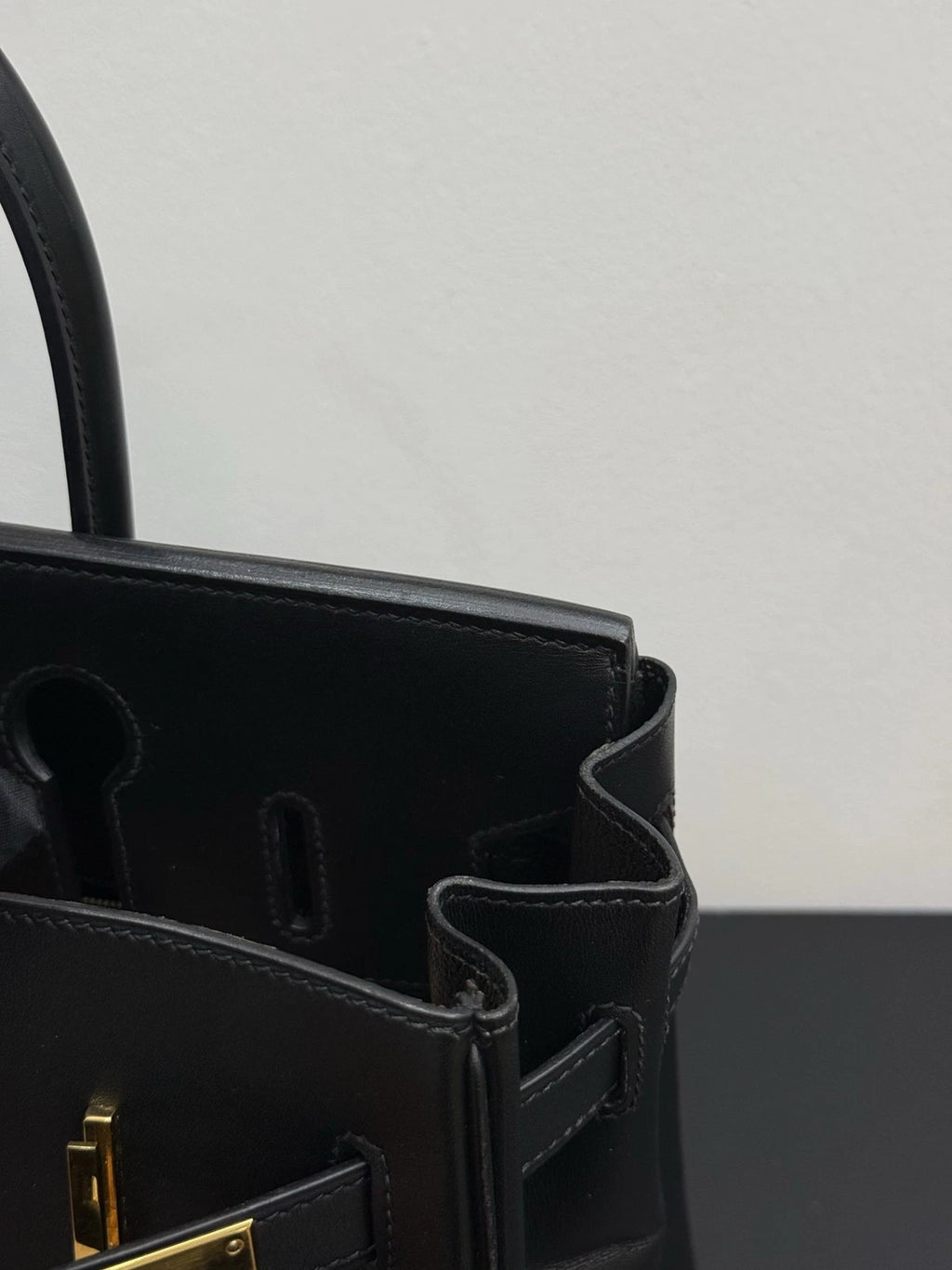 Hermès Birkin 30 Top Handle Handbag Luxury Tote Black Gold Excellent