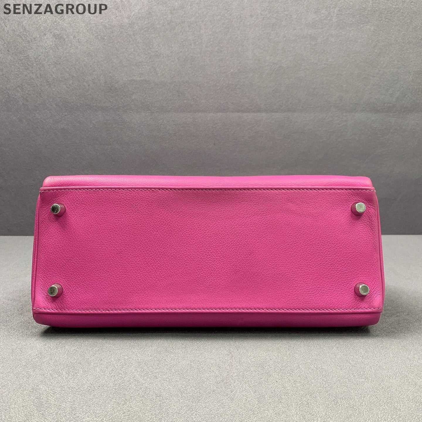 Hermès Kelly 28 Pink Silver Handbag - Classic & Fashionable Women's Bag