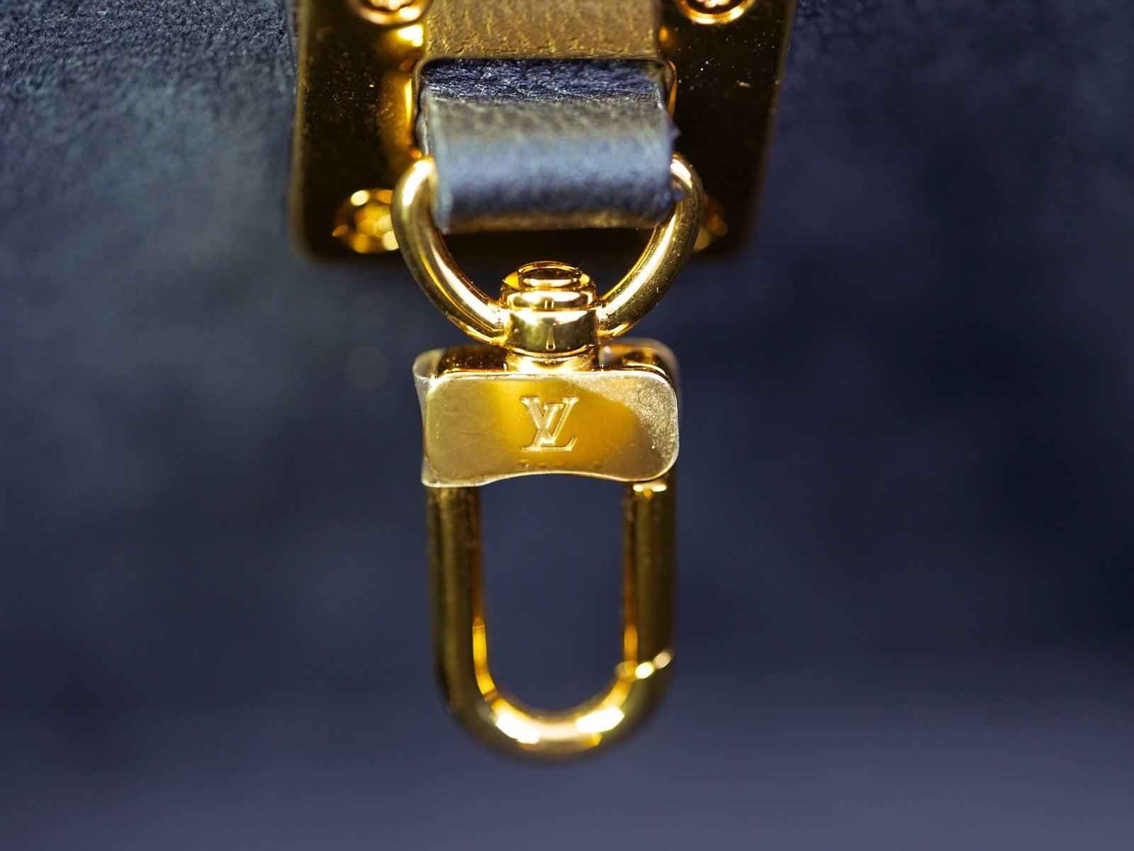 Louis Vuitton LOCK & GO  tote 2WAY Calfskin  Shoulder bag Women  M22311
