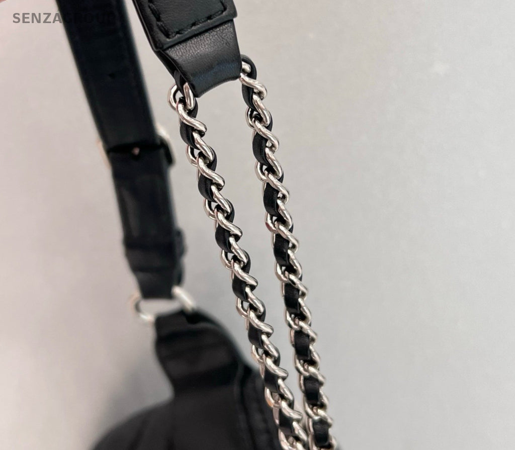 Chanel Chevron Chain Crossbody Black Silver Used Women Classic Fashion