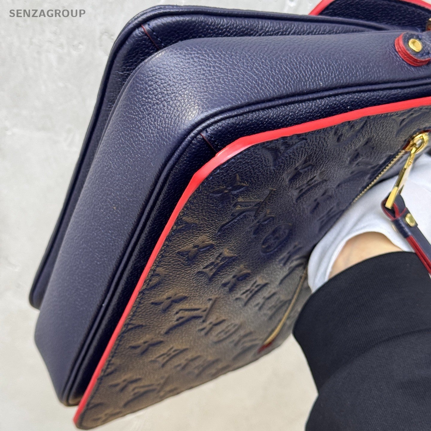Louis Vuitton Pochette Métis Monogram Empreinte Shoulder Handbag Navy