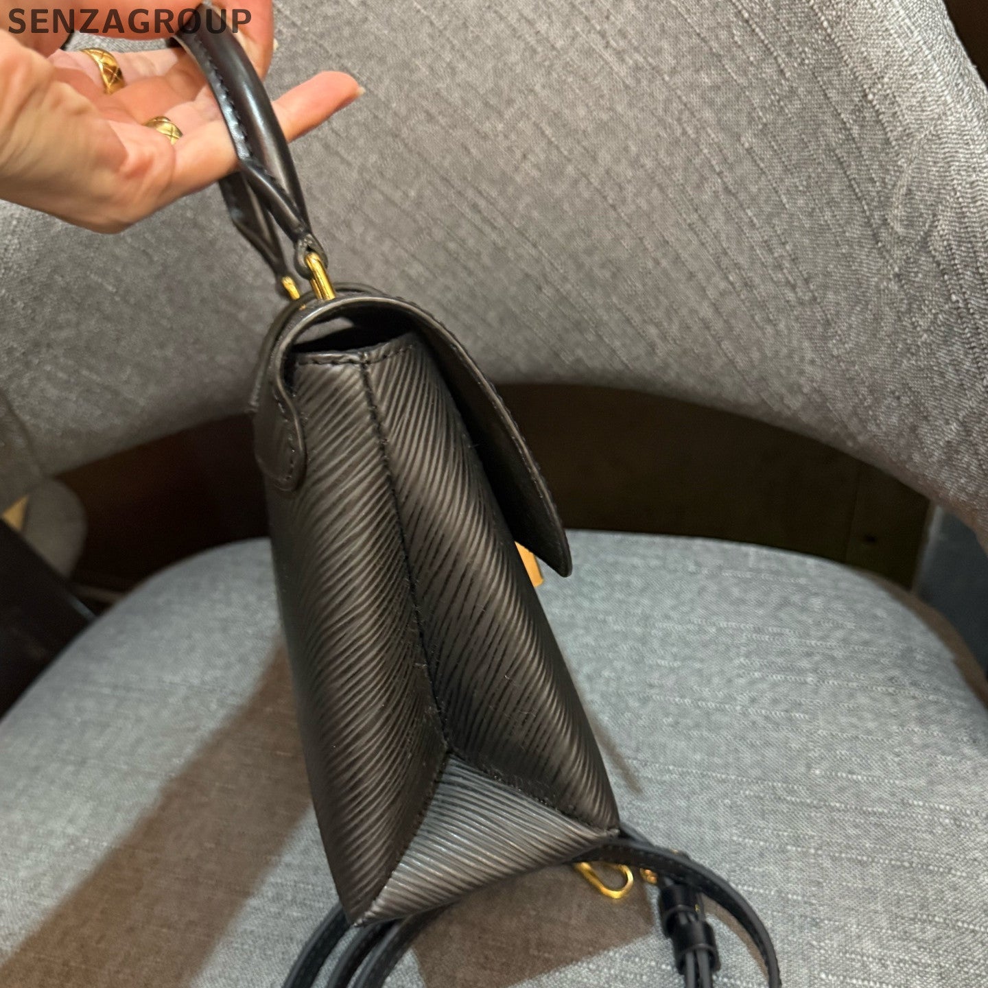 Louis Vuitton Locky BB Black Epi Leather Gold Lock Shoulder Bag
