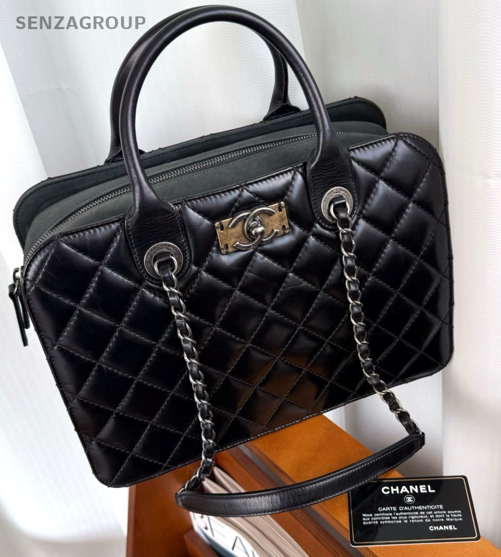 CHANEL Briefcase Calfskin Oil waxed leather Top Handle Chain Shoulder bag Black